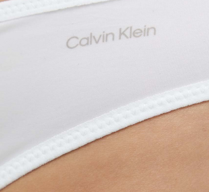 Dámské tanga QF6816E 100 bílá  - Calvin Klein
